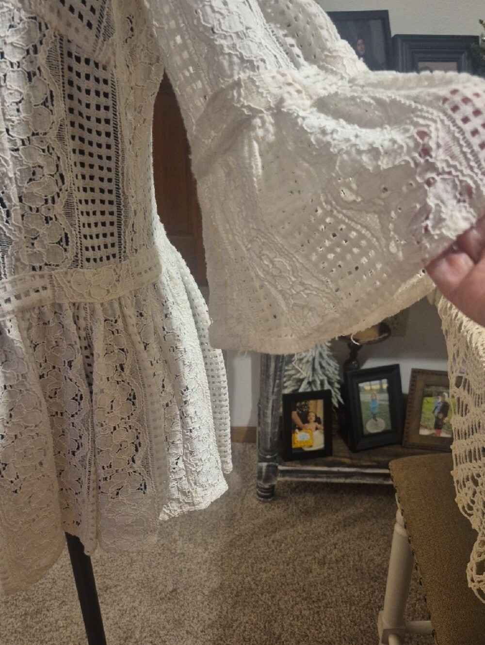 VENUS White Lace Zip-Front Tunic with Flared Sleeves - Picture 4 of 11